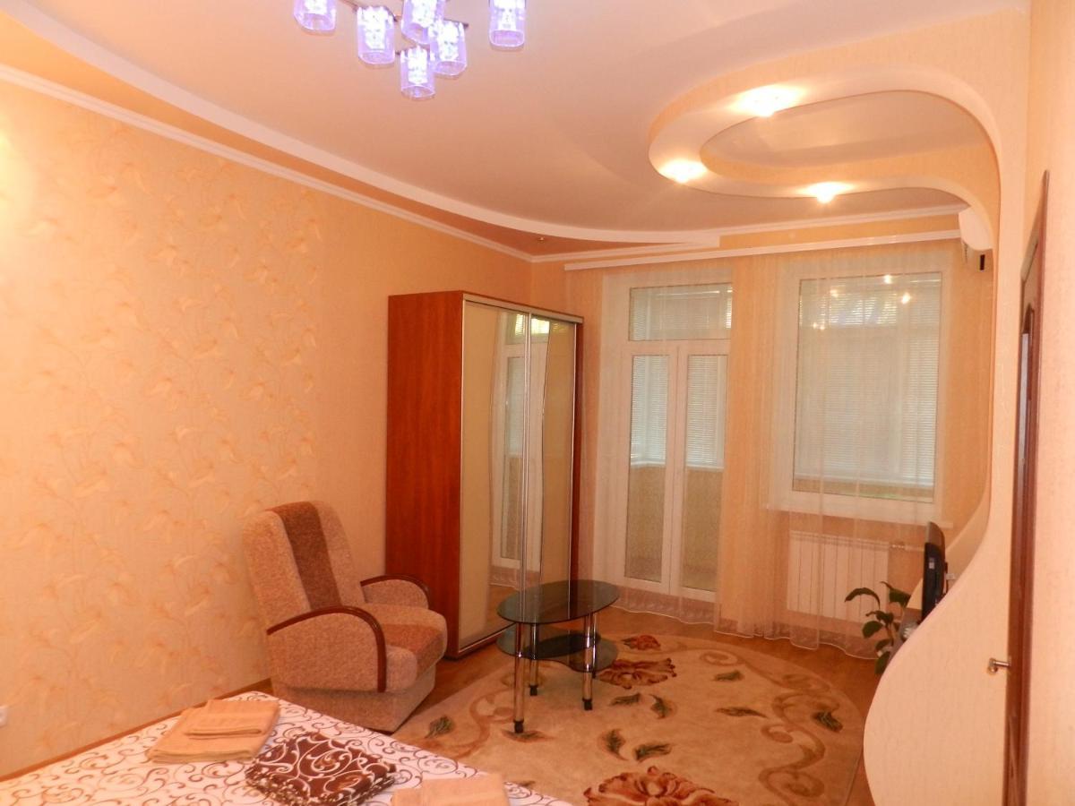 1-Room Luxury Apartment On Sobornyi Avenue 174-А, By Grandhome. Center Zaporizhia Dış mekan fotoğraf